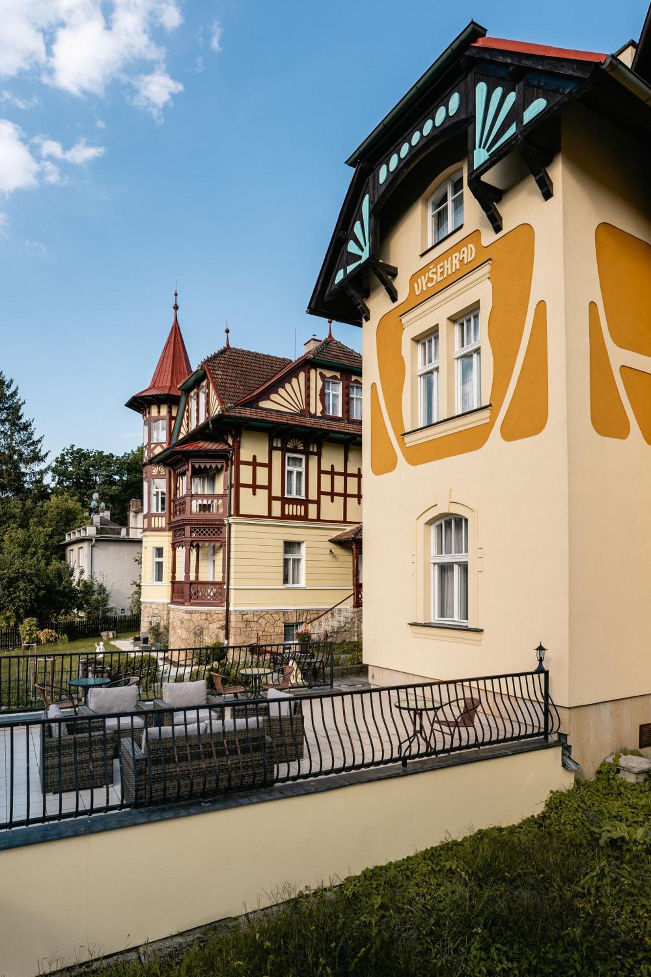 Vila Vysehrad Лугачовіце Екстер'єр фото